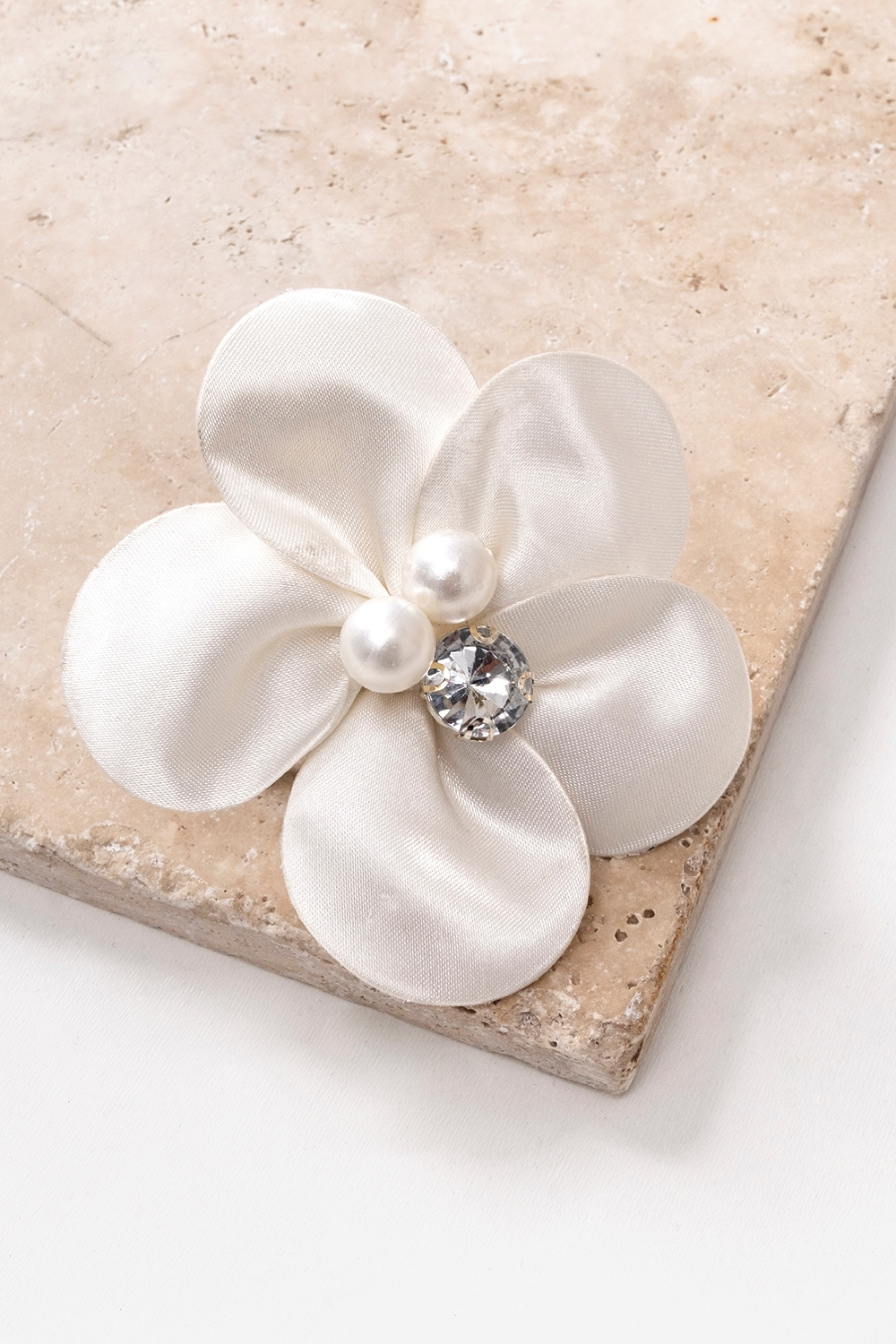 Fermaglio Neonata Fiore Raso Perla