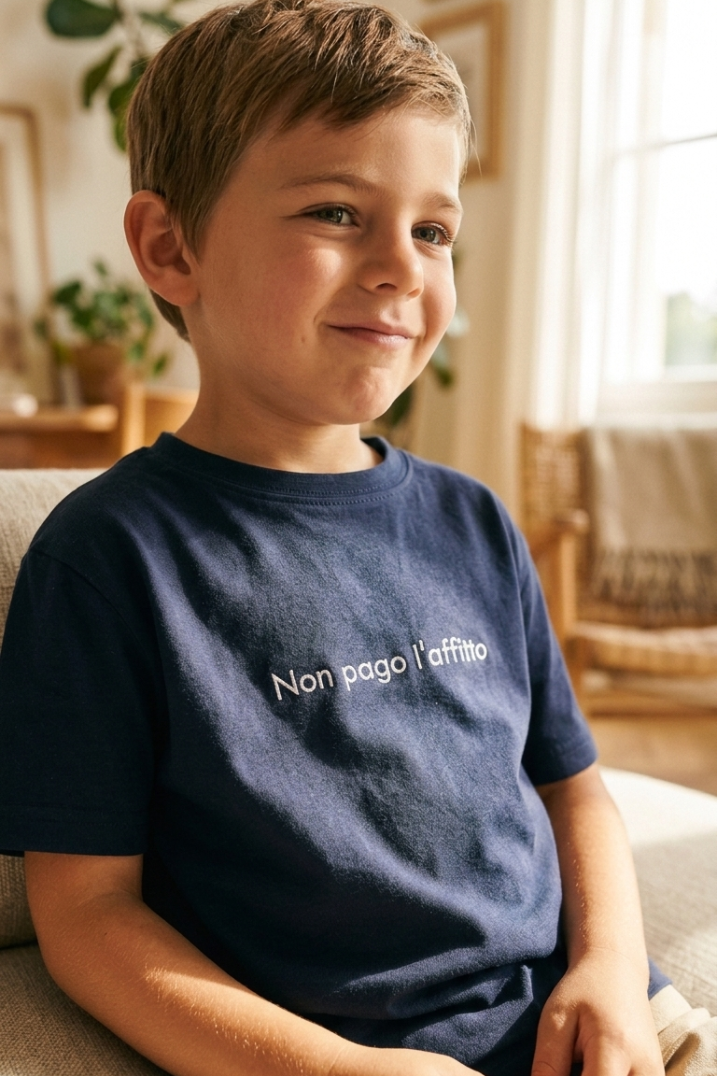 T-shirt Ricamata "Non pago l'affitto"