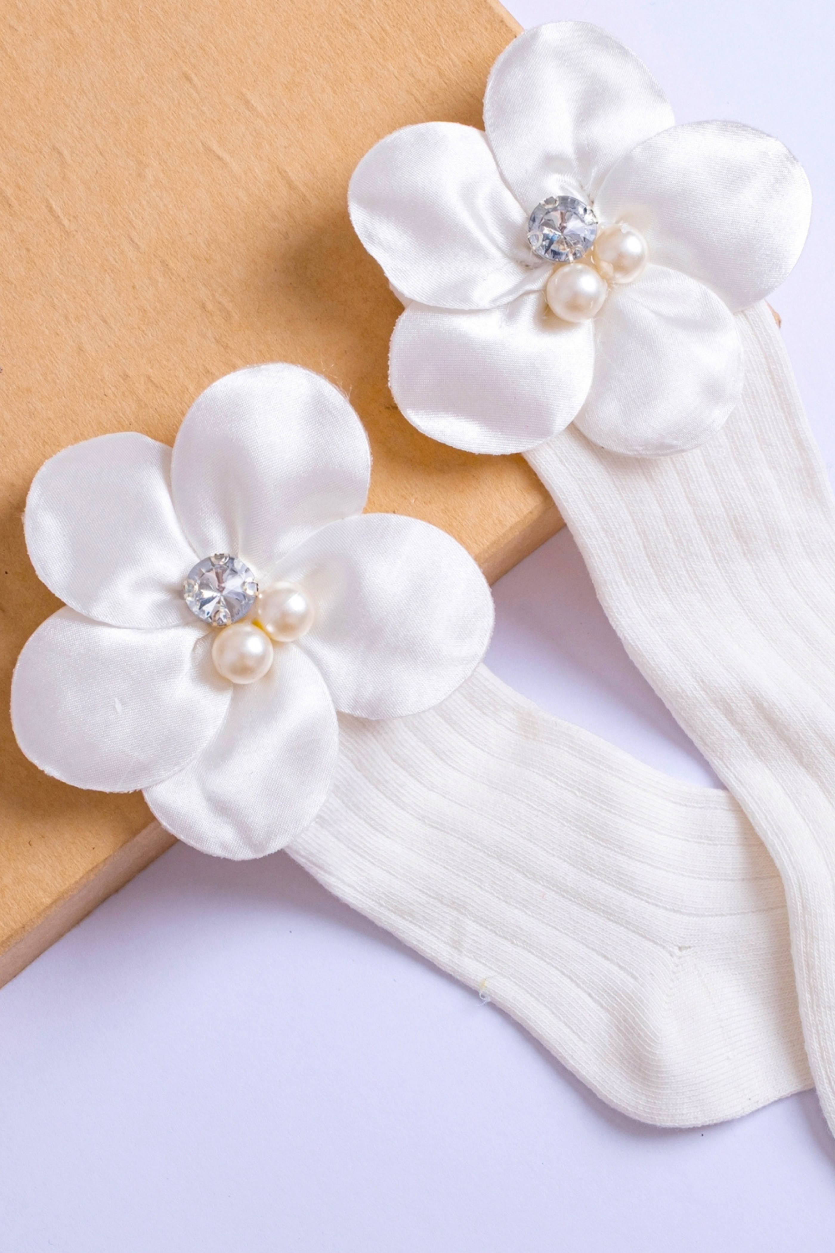 Calzini Alti Neonata Fiore Raso Perla