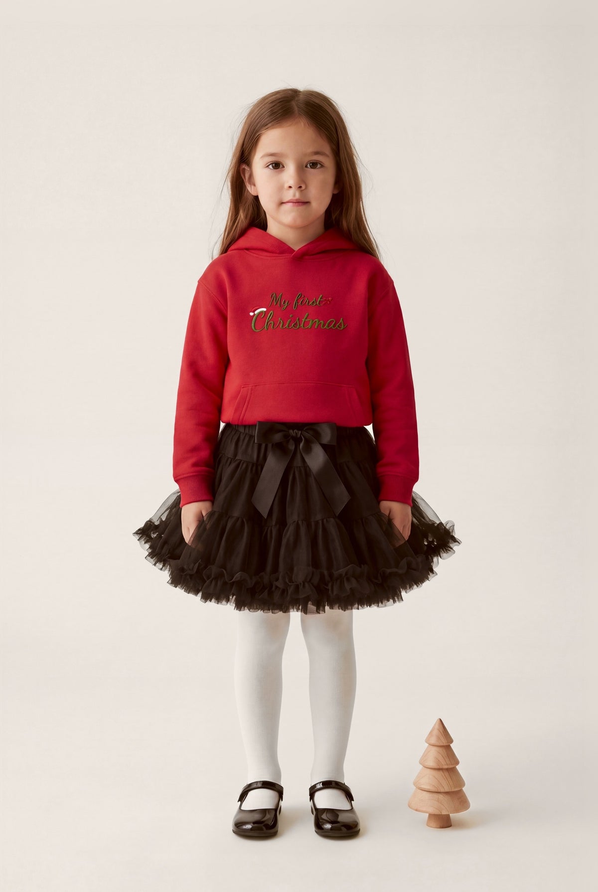 Felpa ricamata bambina "My first Christmas", foto indossata bimba con gonna tutù - Capsule Natale MADRESPERA