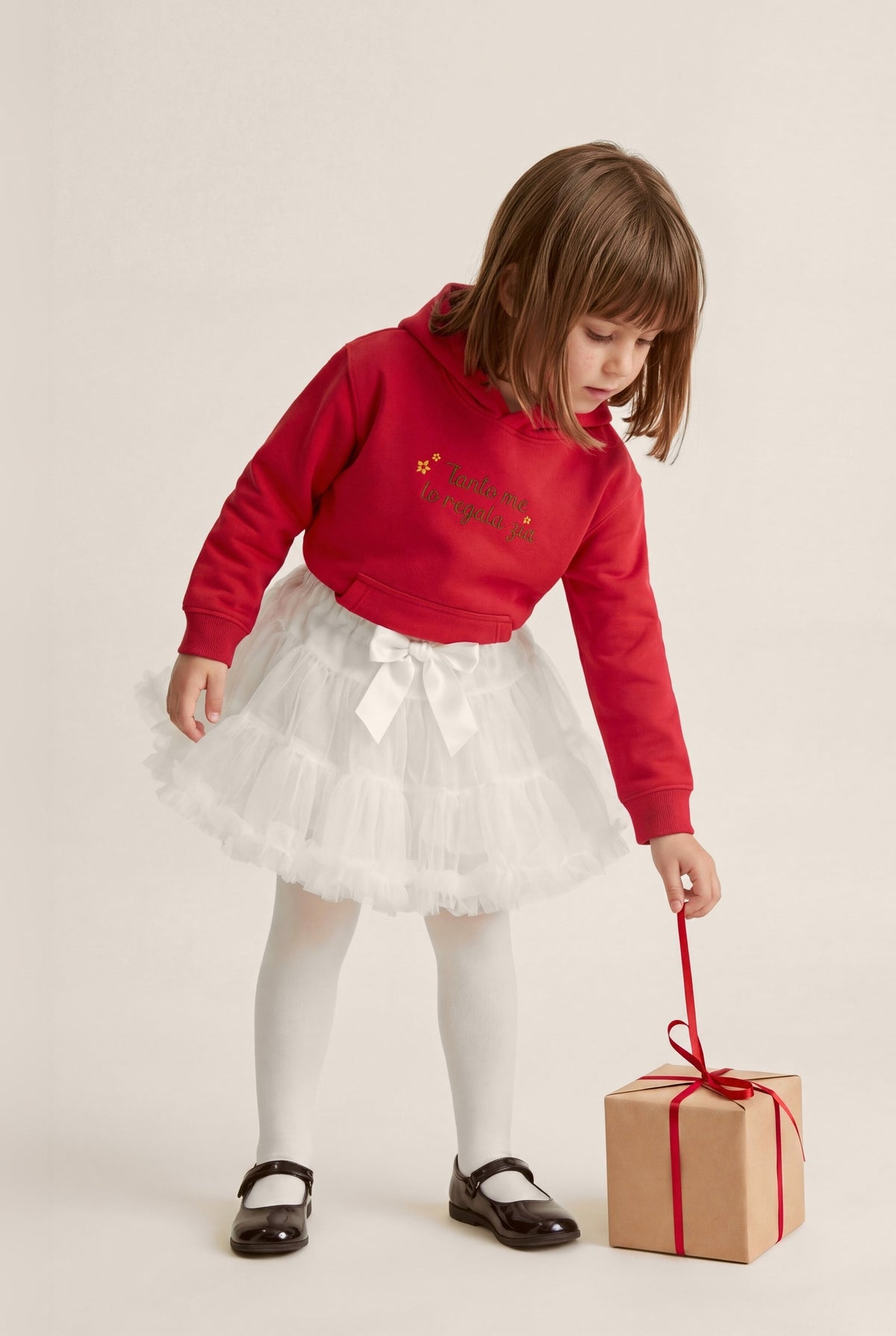 Felpa ricamata bambina "Tanto me lo regala zia", foto indossata bimba con gonna tutù - Capsule Natale MADRESPERA